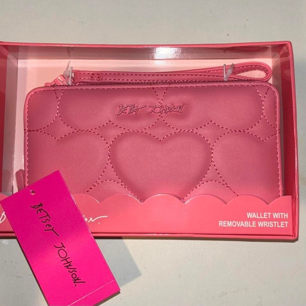 Betsey Johnson Pink Heart Quilted Wristlet Wallet NWT Coquette Kawai